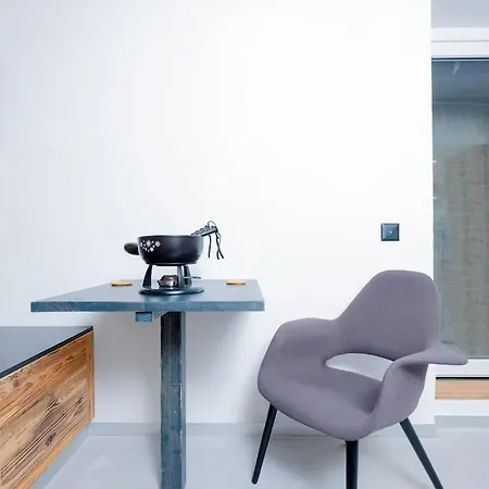 Small But Wow! With Pool @ The Lägenhet Crans-Montana